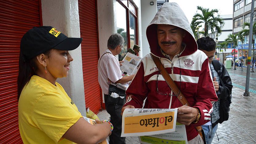 Los ibaguereños recibieron nuestra segunda edición impresa con gran agrado