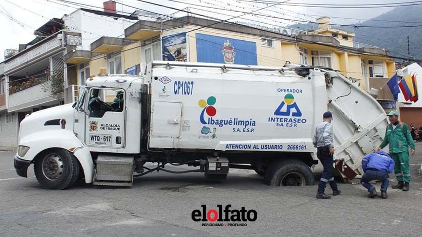camion interaseo basura hueco pola 5-min