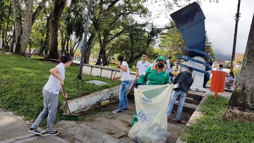 monumento periodista 5